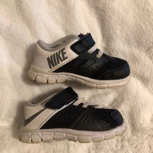 Nike kids sneakers 6w